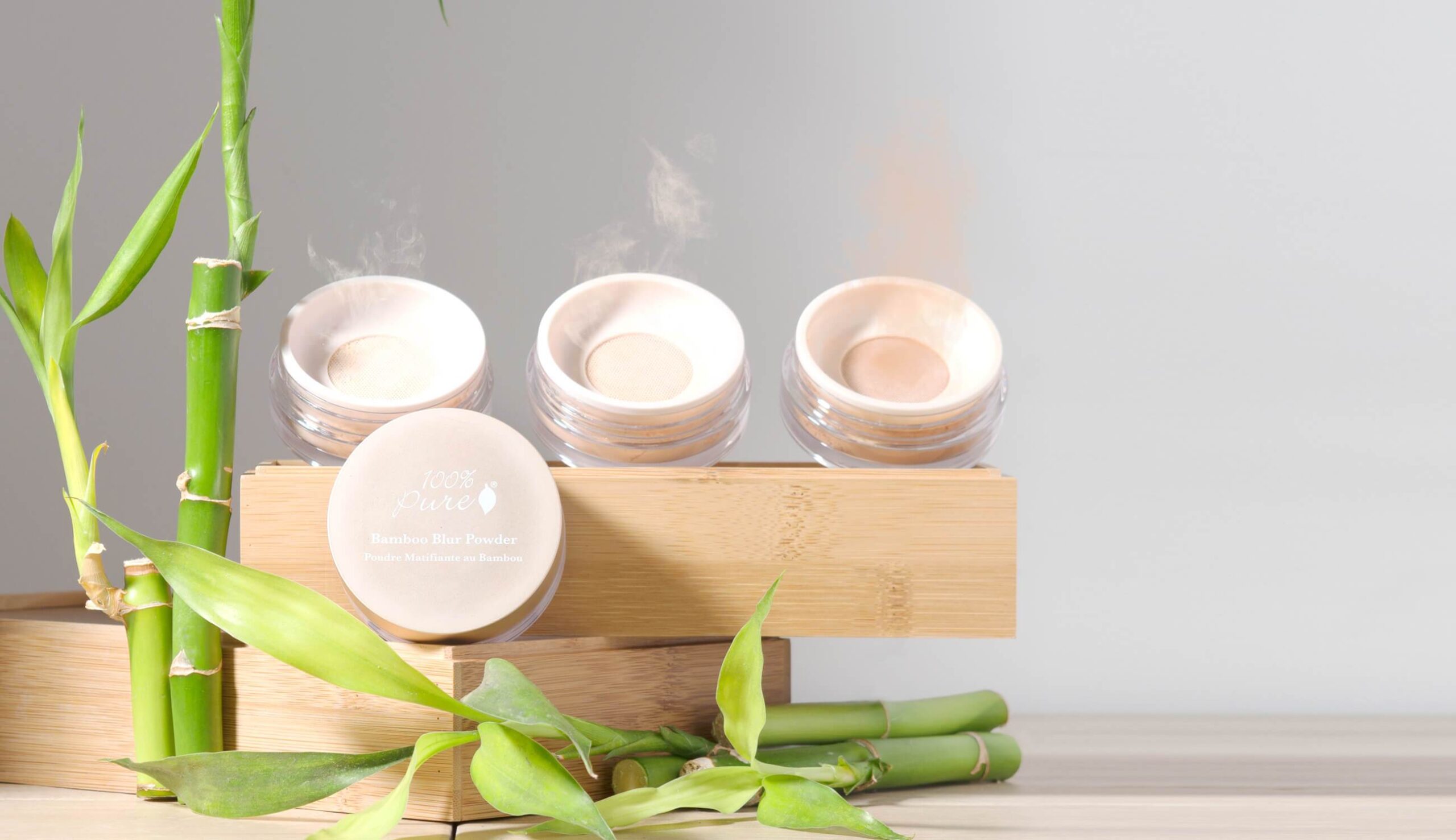 100% Pure Bamboo Blur Powder - Light - 5,5 gr