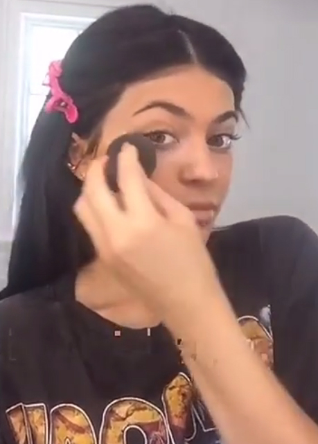 Kylie Jenner makeup blender Karma.no