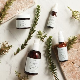 100% Pure Tea Tree Clear Complexion