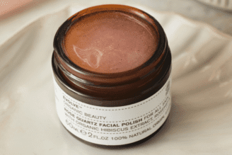 Rose quartz face scrub evolve