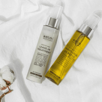 Elm Organics Leave in treatment hair Økologisk Leave-in Treatment er en pleiende hårkur som hjelper håret ditt til å gjenoppbygge sin naturlige styrke ved å tilføre næring og glans.