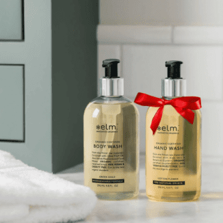Se dette nydelige gavesettet med de to populære produktene økologisk håndsåpe og dusjsåpe fra Elm Organics. 