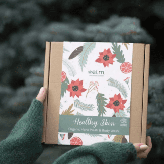 Se dette nydelige gavesettet med de to populære produktene økologisk håndsåpe og dusjsåpe fra Elm Organics. 