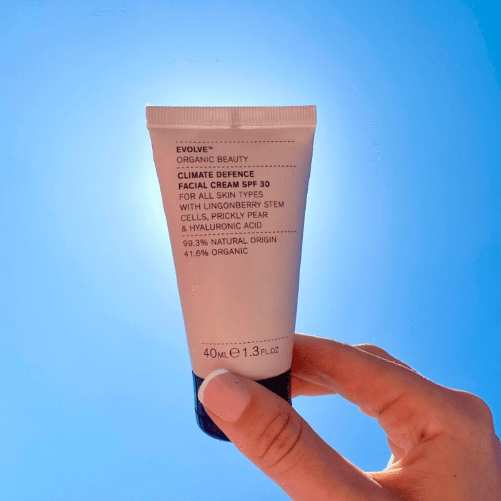 Evolve organic Climate defence facial cream spf 30 økologiske dagkremen med solbeskyttelse faktor 30 med stamceller fra tyttebær og den vitaminrike Prickley Pear.