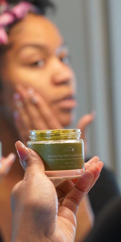 Matcha oat mask er en 100% naturlig ansiktsmaske med oatmeal og matcha for en frisk og glødende hud,