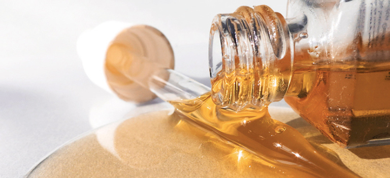 Oljer i hudpleie - oversikt over hva de ulike oljene gjør og hvilke som som passer til ulike hudbehov