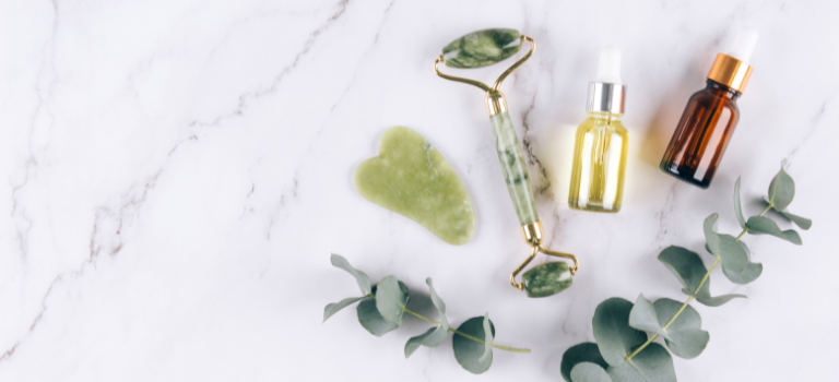 lINDRENDE OG PLEIENDE OLJER FOR HUDEN