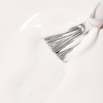 Zero Nail Polish Oat milk . frask maninkyr hvit