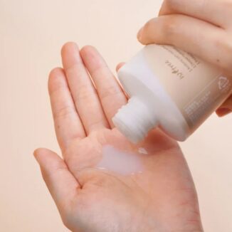 Isntree yam root vegan milk toner 200ml