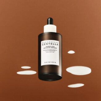 Reparerende serum med fermentert Centella Asiatica og ceramider. Styrker hudbarrieren, gir fukt, roer ned rødhet og sensitiv hud.