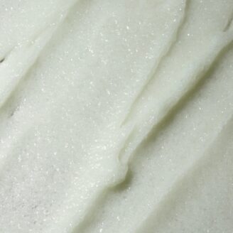 Eksfolierende hodebunnsskrubb med saltkorn og rosmarin. Renser i dybden, roer irritasjon og gir en sunnere hodebunn. Passer alle hårtyper.